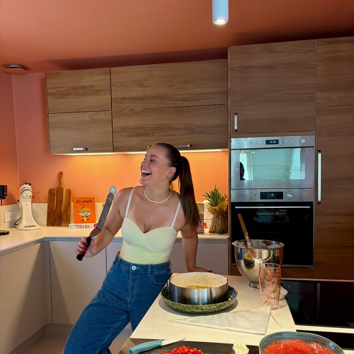 Elsa dans sa cuisine